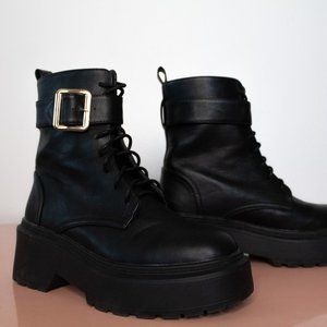 BLACK COMBAT BOOTS